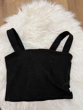 Vuori Black Crop Top - Size Small